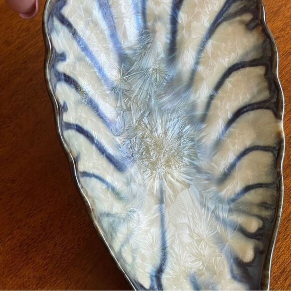 Edgecomb Potters Maine Shell Variegated Dish Blue Cream With Crystalline Glaze - Picture 3 of 12